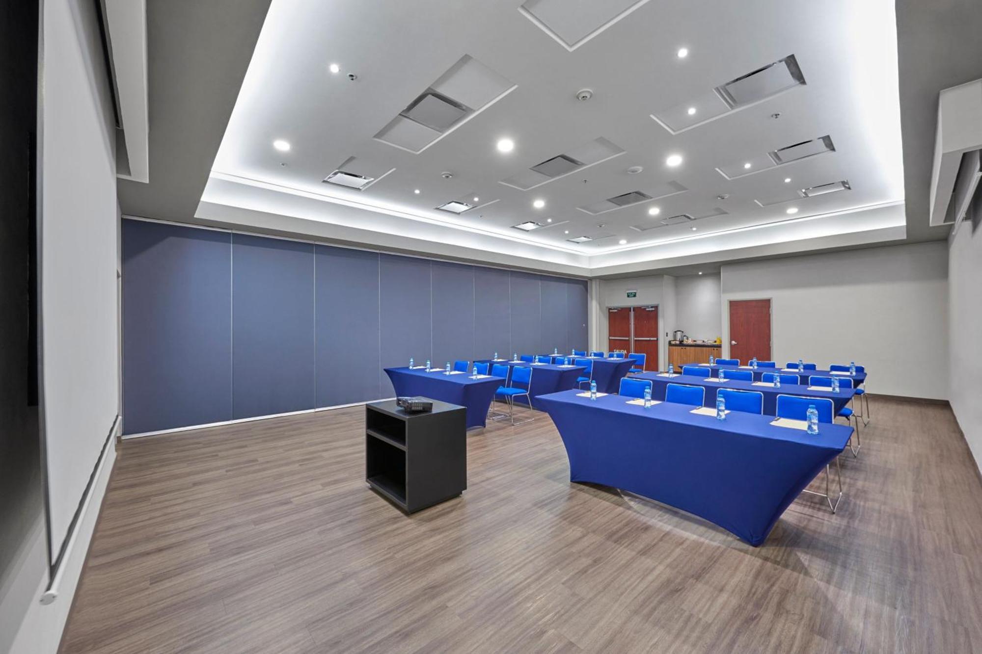City Express By Marriott Merida Exterior photo